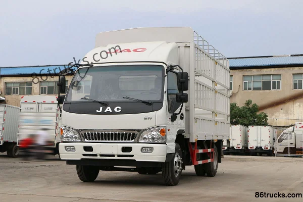 JAC Kangling 33 Wide Body 143 hp 4X2(6 wheels) 4.18m Single-row Stake Truck Exterior (3) | 86Trucks