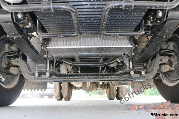 JAC Kangling 33 Wide Body 130hp 4X2(6 wheels) 4.18m Single Row Van Light Truck Chassis (1) | 86Trucks