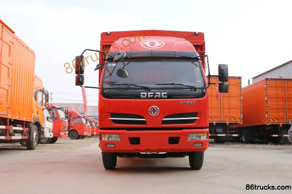 Dongfeng Furika F7 131 hp 4X2(6 wheels) 4.2m Single Row Cab-over Chassis with Side Panels Light Truck Exterior (2) | 86Trucks