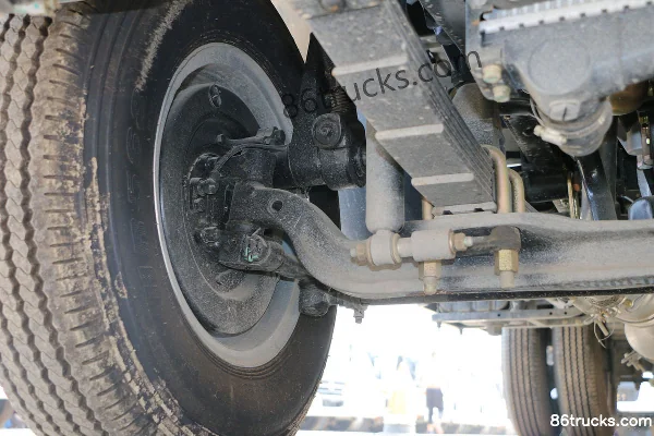 Dongfeng Kaipute K6-S 115hp 4X2(6 wheels) 3.27m double-row flatbed light truck (Yuchai) Chassis (2) | 86Trucks