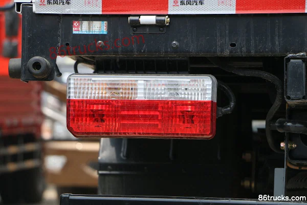 Dongfeng Kaipute K6-S 115hp 4X2(6 wheels) 3.27m double-row flatbed light truck (Yuchai) Body (3) | 86Trucks