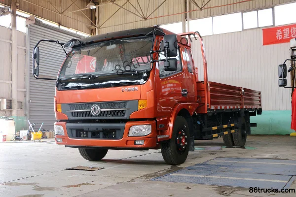 Dongfeng Kaipute K7 2018 Model 154 hp 4X2(6 wheels) 5.58m Single Row Flatbed Cargo Truck Exterior (3) | 86Trucks