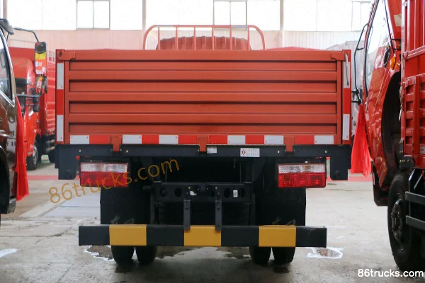 Dongfeng Kaipute K7 2018 Model 154 hp 4X2(6 wheels) 5.58m Single Row Flatbed Cargo Truck Body (1) | 86Trucks