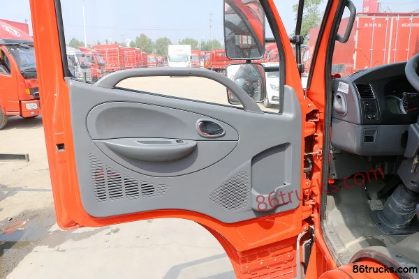 Dongfeng Duolika D6-L Fuel-Saving Edition 115 hp 4X2(6 wheels) 3.8m Crew Cab Flatbed Light Truck (1) | 86Trucks