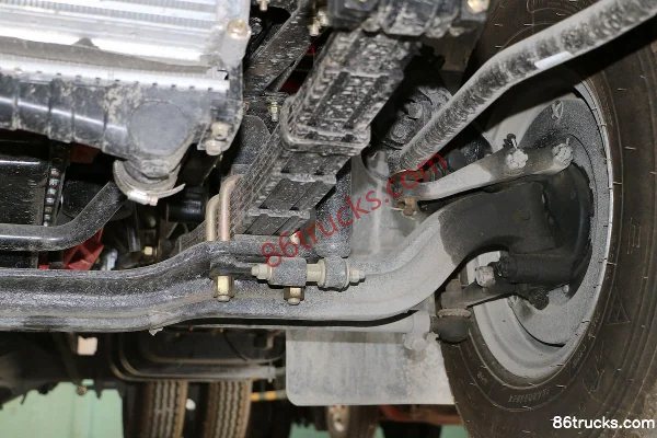 Dongfeng Duolika D6-L Fuel-Efficient Edition 115hp 4X2(6 wheels) 4.17m Single Row Stake Light Truck Chassis (3) | 86Trucks