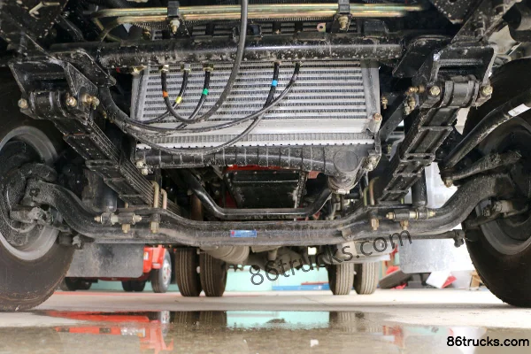 Dongfeng Duolika D6-M 115hp 4X2(6 wheels) 4.17m Single Row Van Light Truck Chassis (2) | 86Trucks