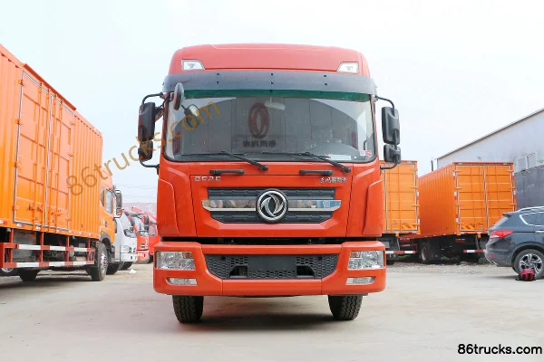 Dongfeng Duolika D9 170hp 4X2(6 wheels) 6.8m Grain Van Cargo Truck Exterior (2) | 86Trucks