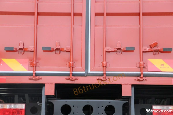 Dongfeng Duolika D9 170hp 4X2(6 wheels) 6.8m Grain Van Cargo Truck Body (3) | 86Trucks