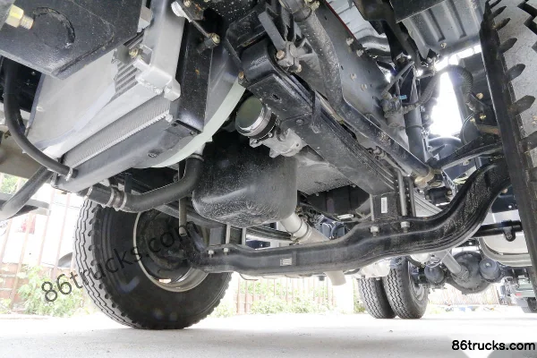 Sinotruk HOWO MANH5 camion lourd 380 ch 4X2(6 roues) tracteur routier Châssis (3) | 86Trucks