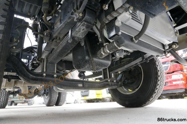 Sinotruk HOWO MANH5 camion lourd 380 ch 4X2(6 roues) tracteur routier Châssis (1) | 86Trucks