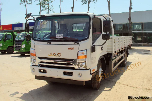 JAC Shuailing Q7 Mountain Edition 154 hp 4X2(6 wheels) 4.875m Row Half Flatbed Light Truck Exterior (3) | 86Trucks