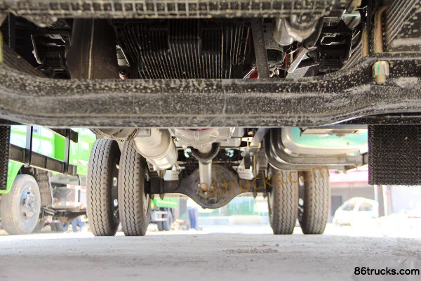 JAC Shuailing Q7 Mountain Edition 154 hp 4X2(6 wheels) 4.875m Row Half Flatbed Light Truck Chassis (1) | 86Trucks