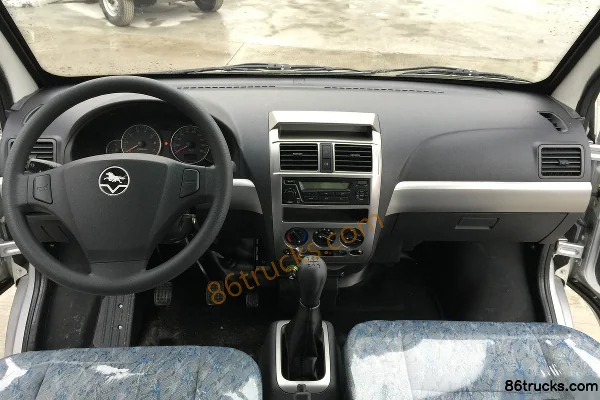 NanJun Ruiyi C Series 1.5L 112hp 4X2(6 wheels) Gasoline 2.71m Double Row Van Mini Truck Cab (1) | 86Trucks