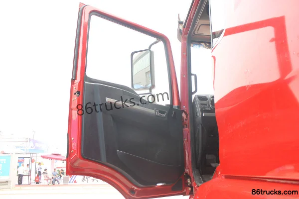 SHACMAN Delong New M3000 430 hp 6X4(10 wheels) CNG Dangerous Goods Tractor Truck (China VI) Cab (1) | 86Trucks