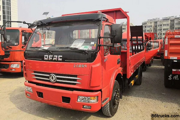 Huatong Huatong Dongfeng chassis flatbed truck