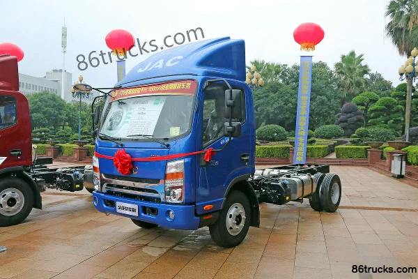 JAC Shuailing Q6 Logistics Version 152 hp 4X2(6 wheels) 4.18m Single Row Flatbed Light Truck Exterior (3) | 86Trucks