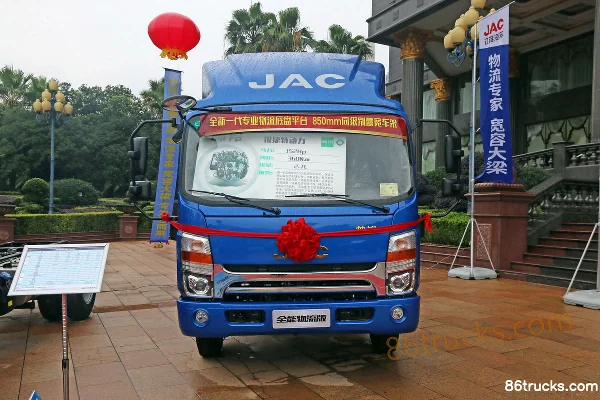 JAC Shuailing Q6 Logistics Version 152 hp 4X2(6 wheels) 4.18m Single Row Flatbed Light Truck Exterior (2) | 86Trucks