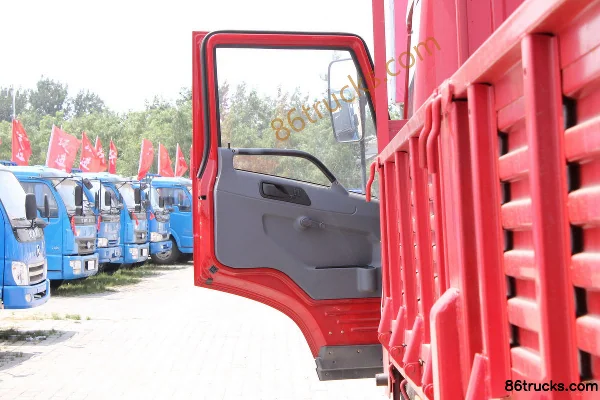 FAW Jiefang Qingdao Sailong camion moyen 140 ch 4X2(6 roues) camion porteur à ridelles 6,75 m (modèle 2010) Cabine (1) | 86Trucks
