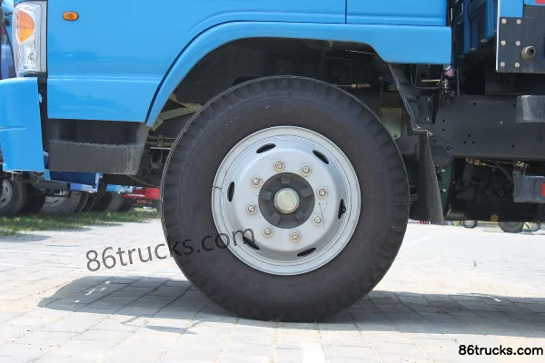 JAC Weiling II Camion porteur 158 ch 4X2(6 roues) Camion porteur à ridelles Châssis (1) | 86Trucks