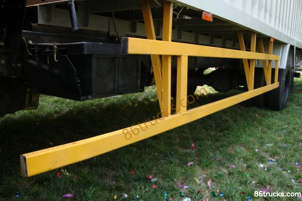 JMC Kaiwei camion moyen 156 ch 4X2(6 roues) camion porteur fourgon 6,1 m cabine avec couchette Châssis (3) | 86Trucks