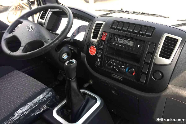 NanJun Ruiji 150 ch 4X2(6 roues) camion plateau Cabine (2) | 86Trucks