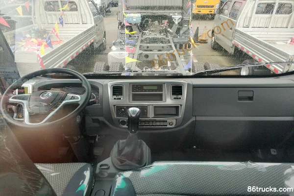 Sinotruk Ruishi 150 hp 4X2(6 wheels) 4.16m Single Row Stake Truck Cab (2) | 86Trucks