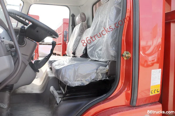 Dongfeng L3 2.5L Diesel 180 hp 4X2(6 wheels) Fast Gear 10-speed Air Brake 4.165m Single-row Cage Cargo Truck Cab (3) | 86Trucks
