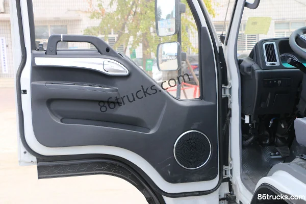 JAC Kangling 33 Wide Body 115 hp 4X2(6 wheels) 3.85m Semi-row Flatbed Light Truck (JAC 6-speed) Cab (1) | 86Trucks