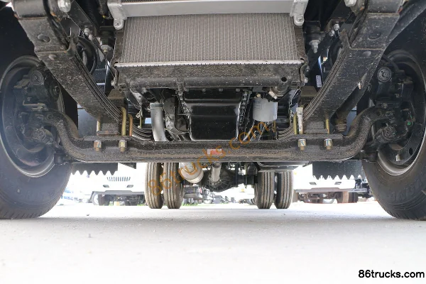 JAC Kangling 33 Wide Body 115 hp 4X2(6 wheels) 3.85m Semi-row Flatbed Light Truck (JAC 6-speed) Chassis (1) | 86Trucks