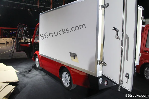 Rongda Zhizao MetroII 2.55T 4X2(6 wheels) 3.1m Single Row Pure Electric Van Light Truck 40kWh Chassis (1) | 86Trucks