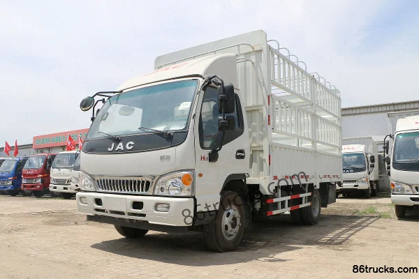 JAC Kangling 33 Wide Body 130 hp 4X2(6 wheels) 4.18m Single-row Stake Truck Exterior (3) | 86Trucks