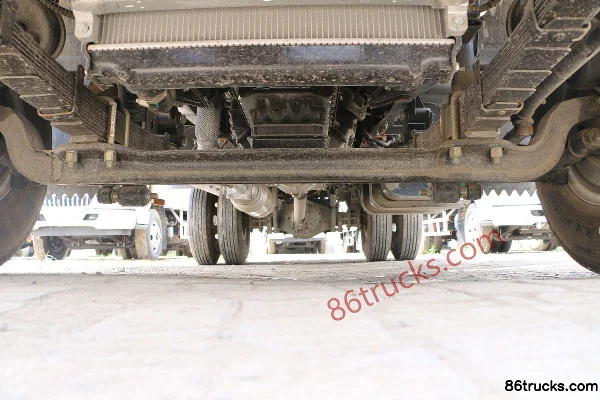 JAC Kangling 33 Wide Body 130 hp 4X2(6 wheels) 4.18m Single-row Stake Truck Chassis (1) | 86Trucks