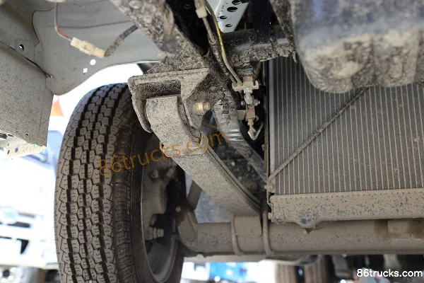 Yuejin Xiaofuxing S50 82hp 4X2(6 wheels) Diesel 2.4m Double Row Flatbed Mini Truck Chassis (2) | 86Trucks