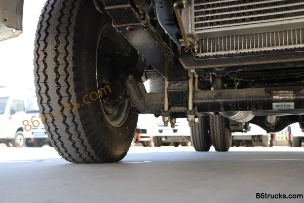 Yuejin Fuxing S50 1.9L 95hp 4X2(6 wheels) Diesel 3.36m Single Row Flatbed Light Truck Chassis (2) | 86Trucks