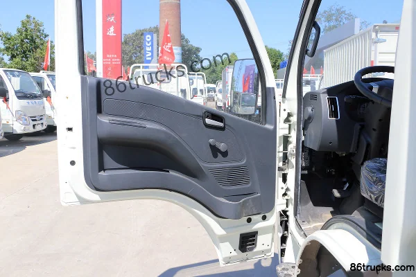 Yuejin Fuxing S80 95 ch 4X2(6 roues) Camion fourgon 3,33 m simple cabine (China VI) (1) | 86Trucks