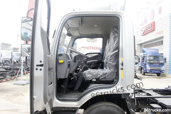 Foton Aoling New Jieyun 156hp 4X2(6 wheels) 4.18m single-row flatbed light truck Cab (1) | 86Trucks