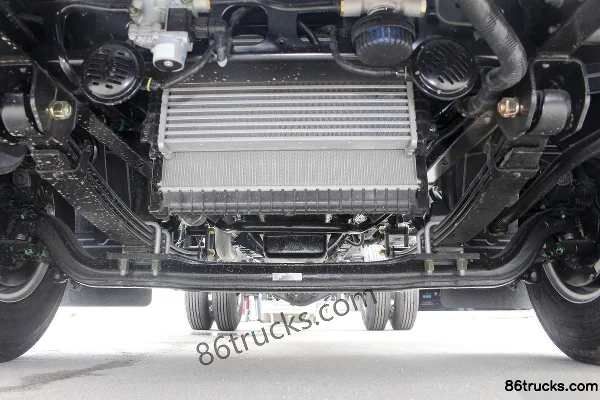 Foton Aoling New Jieyun 156hp 4X2(6 wheels) 4.18m single-row flatbed light truck Chassis (2) | 86Trucks