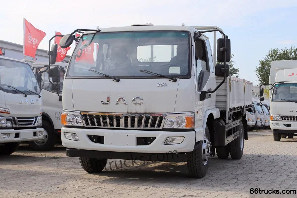 JAC Junling E6 156 hp 4X2(6 wheels) 3.85m Crew Cab Flatbed Light Truck Exterior (3) | 86Trucks