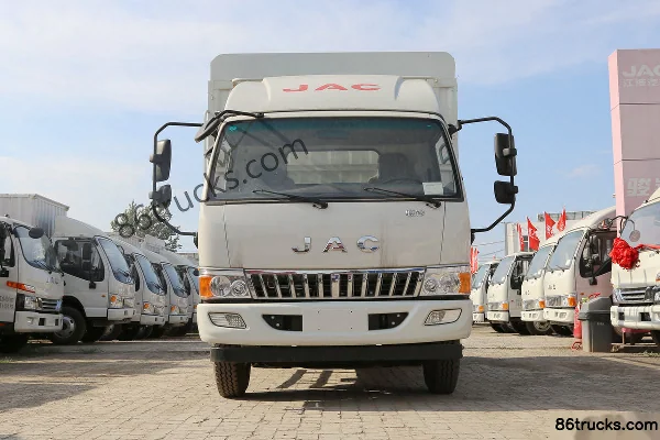 JAC Junling E6 156hp 4X2(6 wheels) 4.18m single-row stake light truck Exterior (2) | 86Trucks