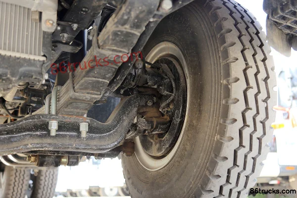 JAC Junling E6 156hp 4X2(6 wheels) 4.18m single-row stake light truck Chassis (3) | 86Trucks