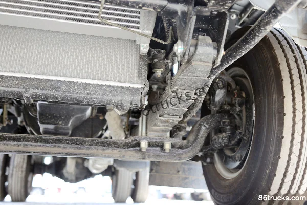JAC Junling V3 109hp 4X2(6 wheels) 3.85m semi-sleeper flatbed light truck Chassis (3) | 86Trucks