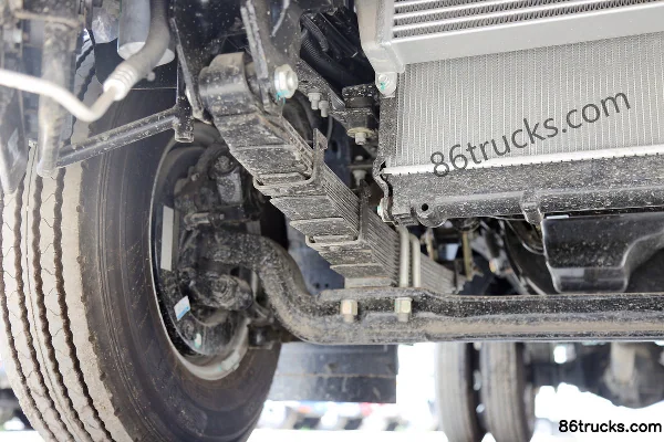 JAC Junling V3 109hp 4X2(6 wheels) 3.85m semi-sleeper flatbed light truck Chassis (2) | 86Trucks