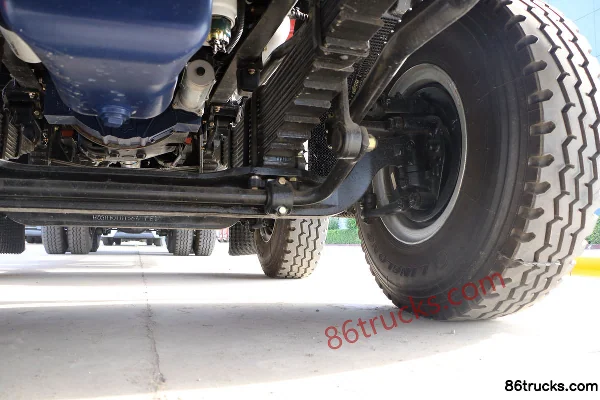Foton Auman New ETX 9 Series Heavy Truck 375 hp 8X4(12 wheels) 8.8m Dump Truck (High Roof) Chassis (3) | 86Trucks
