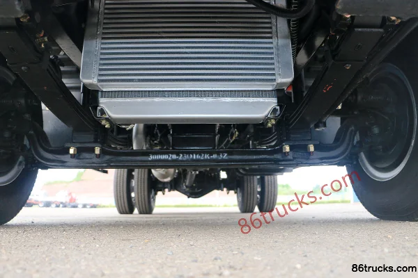 Hyundai Commercial Vehicle Zhidao 300M 143 hp 4X2(6 wheels) 3.85m Double Row Flatbed Light Truck Chassis (2) | 86Trucks