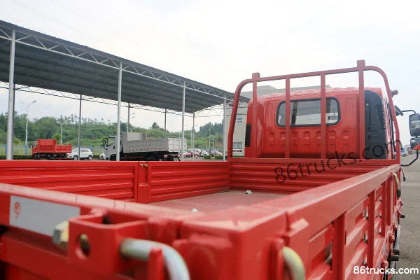 Hyundai Commercial Vehicle Zhidao 300M 143 hp 4X2(6 wheels) 3.85m Double Row Flatbed Light Truck Body (3) | 86Trucks