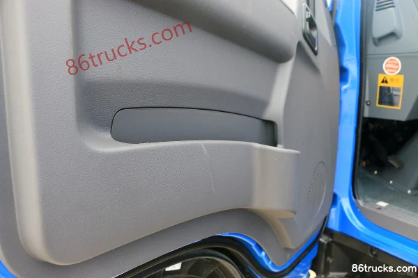 Sichuan Hyundai Ruiyue 115hp 4X2(6 wheels) 4.1m dump truck Cab (1) | 86Trucks
