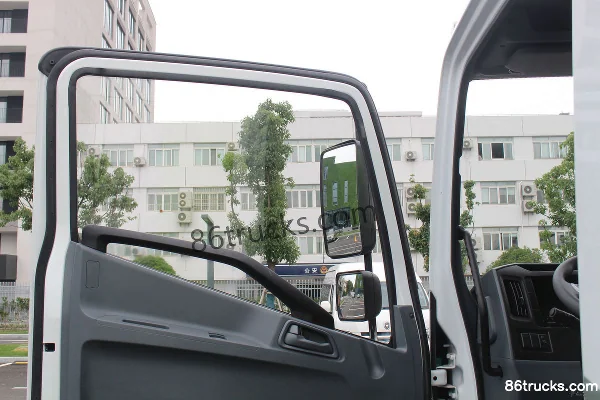 Yuejin Chaoyue E500 10T Electric Low Pressure Cleaning Truck Chassis 161.2kWh 4X2(6 wheels) Interior (1) | 86Trucks