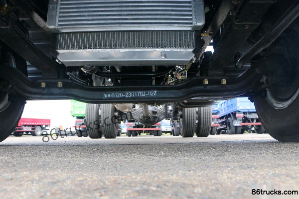 Hyundai Commercial Vehicle Zhidao 500M 130hp 4X2(6 wheels) 4.165m single-row stake truck (Xingrui 5-speed) Chassis (1) | 86Trucks