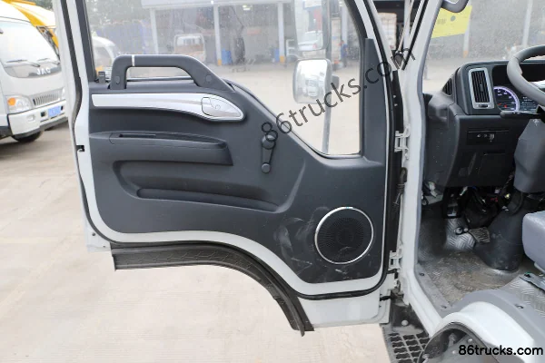 JAC Kangling 29 68 hp 4X2(6 wheels) 3.7m Single Row Van Light Truck Cab (1) | 86Trucks