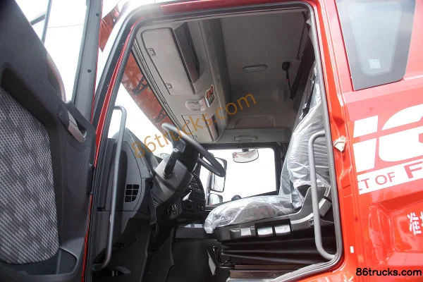FAW Jiefang Qingdao JH6 poids lourd 400 ch 6X4(10 roues) tracteur routier LNG (pont arrière 435) Cabine (3) | 86Trucks